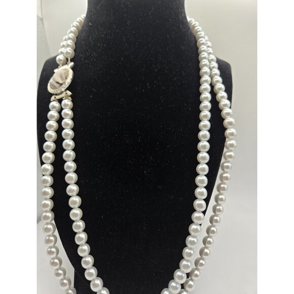Vintage marked Japan silver fuax pearls double strand 24 inches - Picture 6 of 8